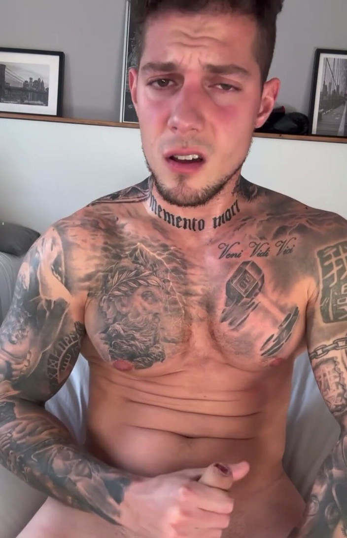 BoyGym: willst du spielen? Junge im fitnesstudio