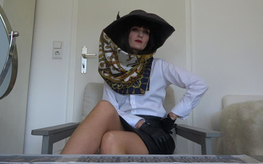 Lady Victoria Valente: पवित्रता मालकिन: अपना लंड पिंजरा खोलो
