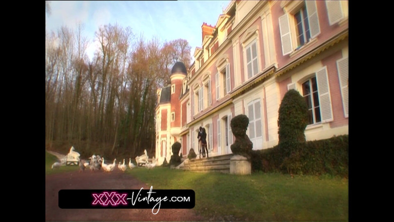 XXX-Vintage: Weibliche dominanz in einer swingerburg