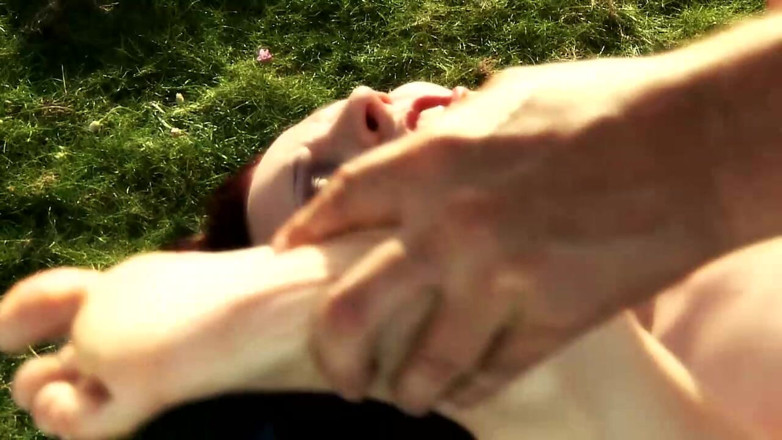 Deutschland porn: 대물 하드코어 자지로 남편이 해변에서 보지를 부러뜨리는 변태 와이프
