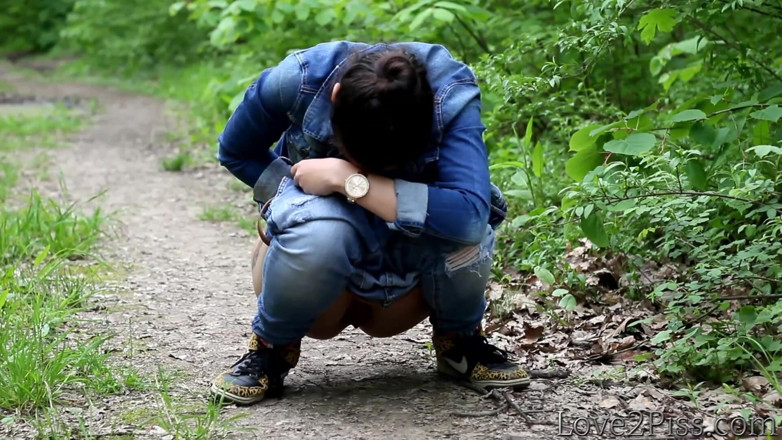 Love 2 Piss: Витирання листом