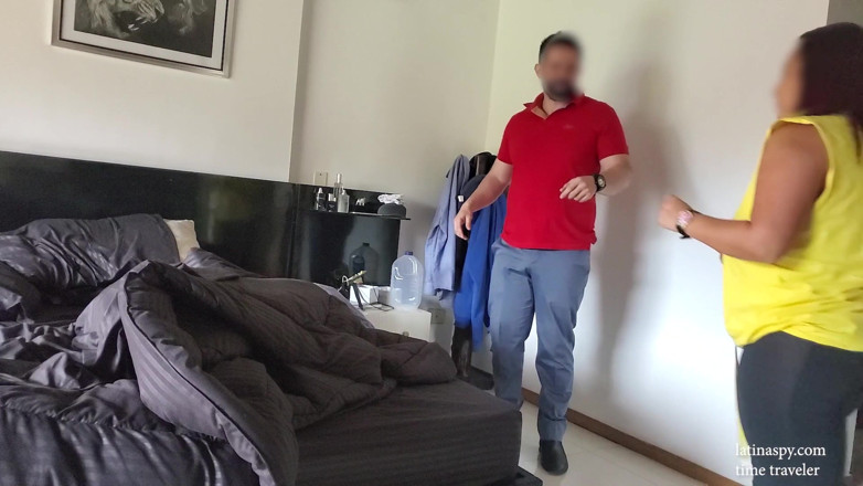 Time traveler: Покоївка в жовтій сорочці, довший епізод