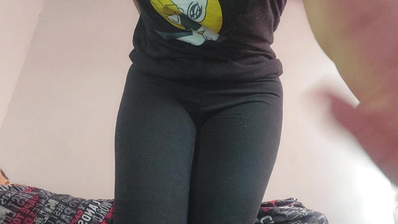 Josyandhot: Tante bahenol ini lagi siap-siap untuk pergi keluar malam ini!
