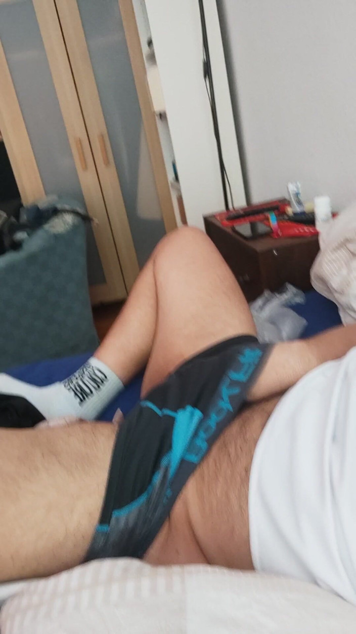 SmokedAlloy2: Dirtyjunkbro está sempre com tesão e não funciona sem meias!