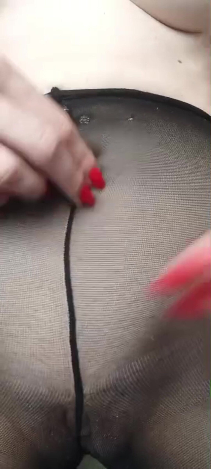 Pantyhose me porn videos: Zrzka Stacy v černých punčochách škádlení