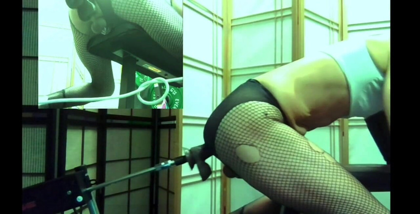 Sissy slave Sylvia: Sunt atât de dependentă de această mașină