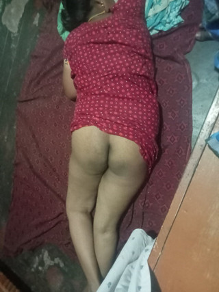 Priyanka314: Makcik desi berkongkek dengan pancutan belakang yang sangat keras dengan...