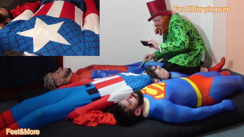 Fer All for pleasure: Partea 2 Super-eroi Fer se transformă în ringmaster și se joacă sexy cu...