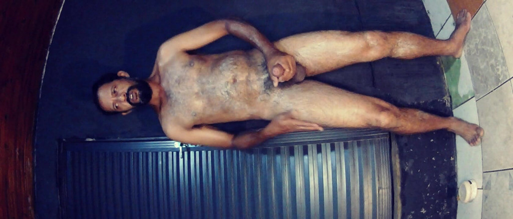 Rock F hairy: Đêm tự xoa bóp