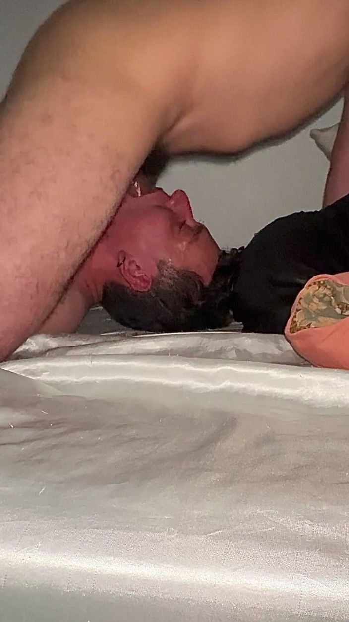 Versatixxxtwink69: Fuck My Throat