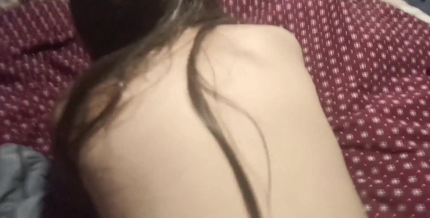 Astrid Cute: J’ai couché avec mon ami après une soirée. J’aime gémir...