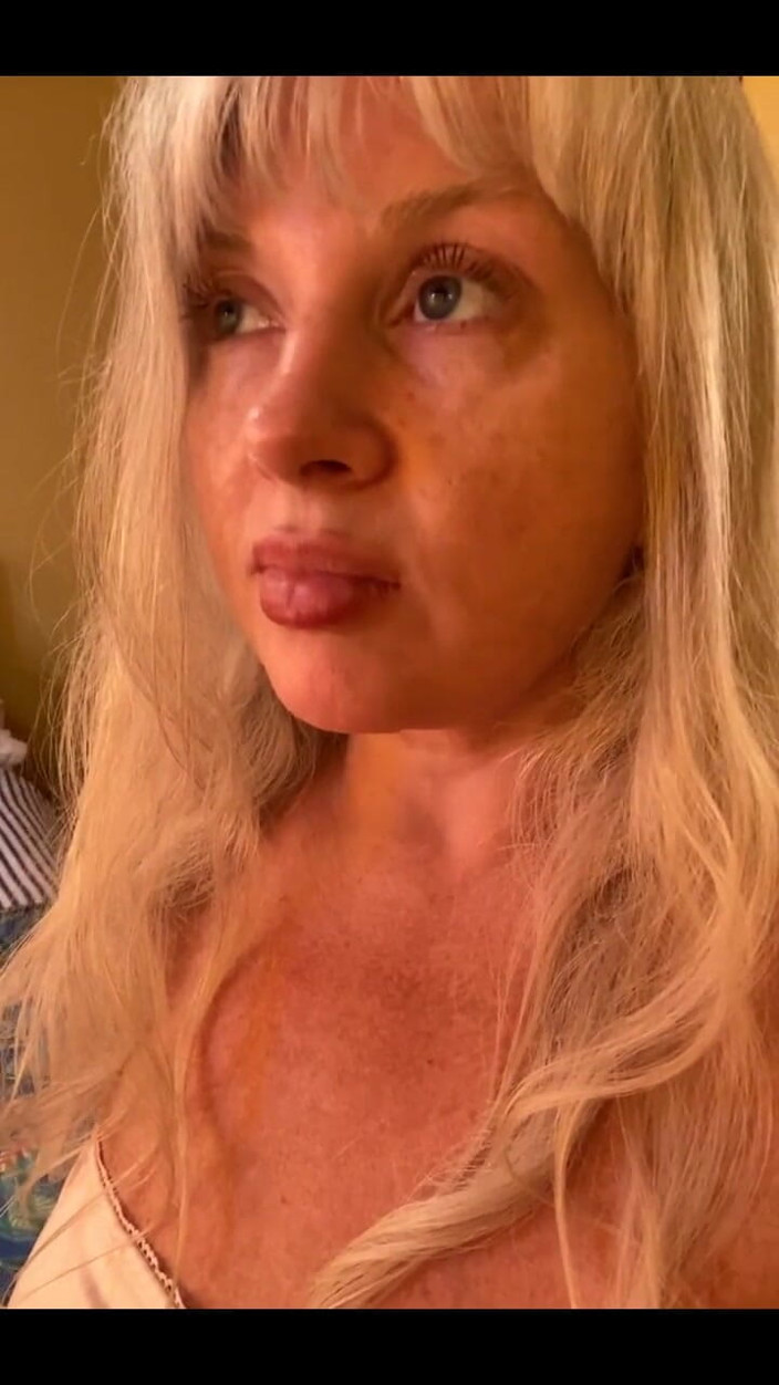 PaintedRose Taboo Femdom Fetish MILF: Bonjour mardi !