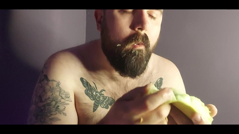 PoppaPig: Gustări cu curvă sacră - mâncând pepene spermă