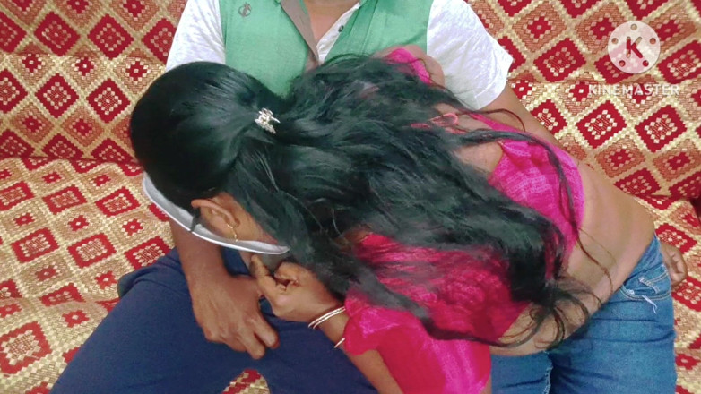 Sweethoneybgl: Desi Bhabhi ha fatto un bel pompino ed ingoia sperma...