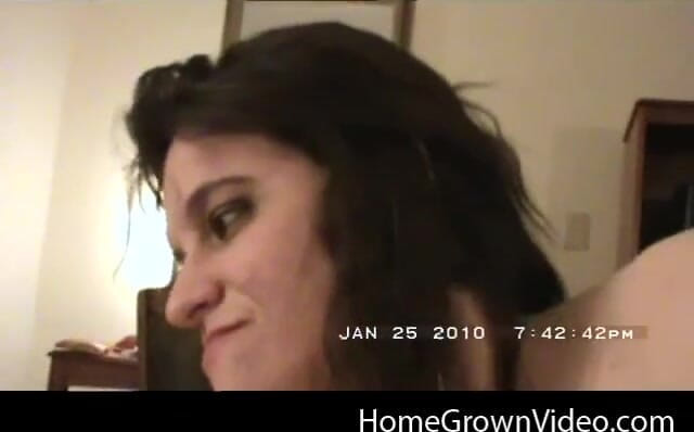 Homegrown Wives: Shar avale deux grosses doses de sperme de KC