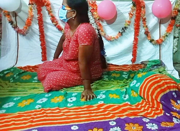 Priyanka314: Une tatie tamoule aime le sexe pour son anniversaire
