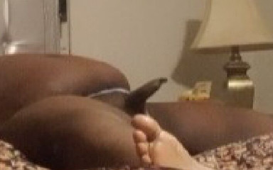 Andrew Adams: Pantatku dientot habis-habisan di ranjang sambil pakai celana dalam thong...