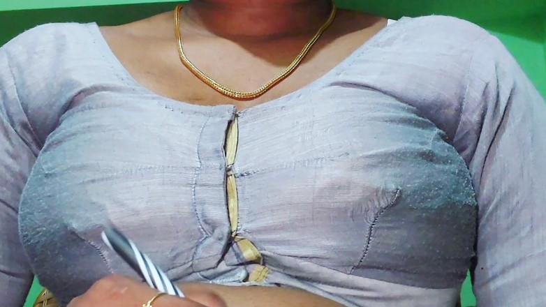 Desi Mohini: La più bella attrice indiana Dipawali si diverte con il...