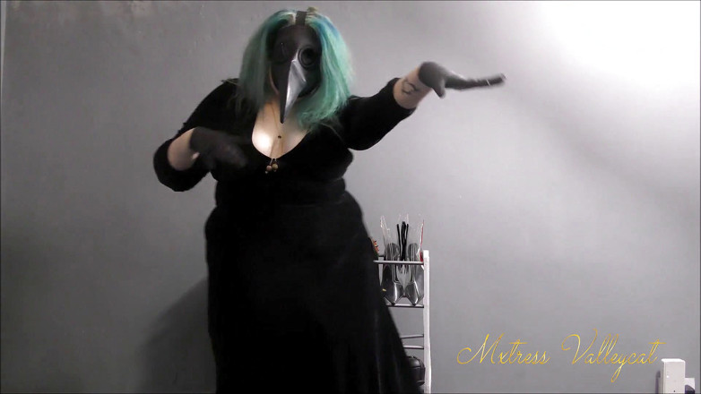Mxtress Valleycat: Sexy médica da peste faz striptease