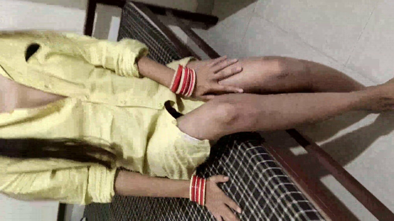 Saarabhabhi6: Deine Priya-stiefschwester saara fickt von seinem Bhaiya Ji