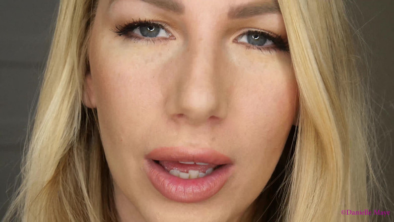 DanielleMaye: Красиві губи на замовлення