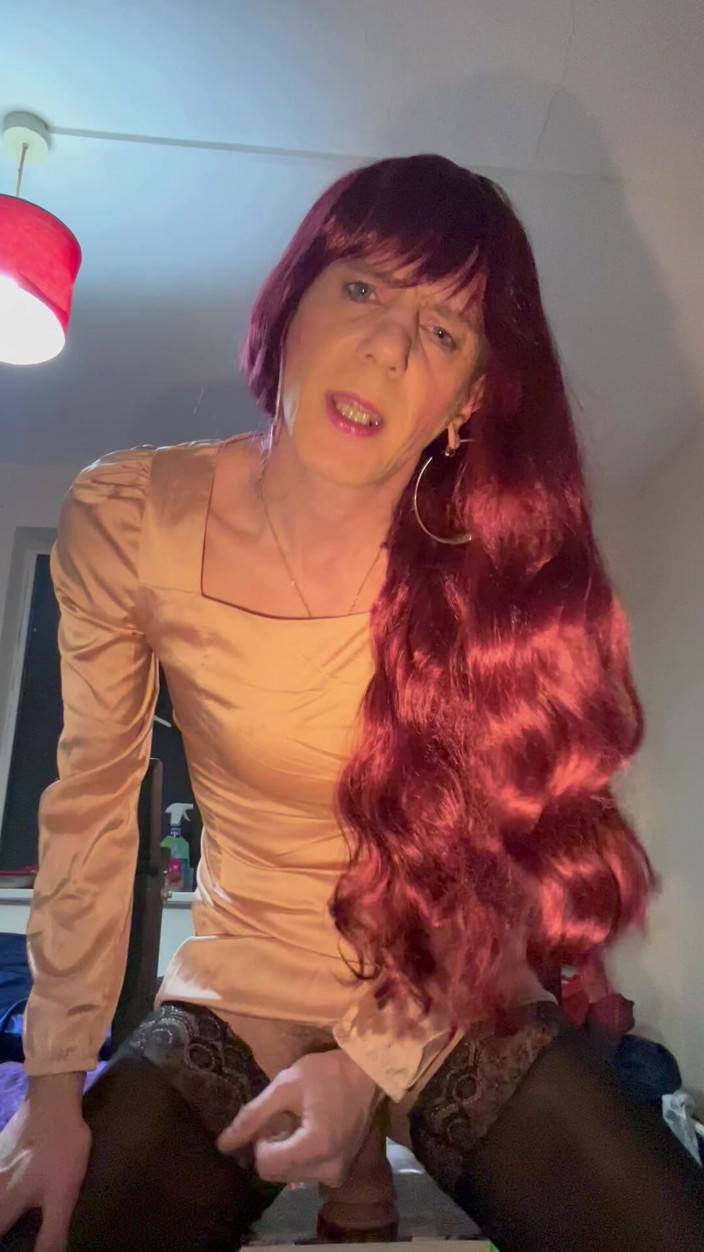 Jessica silk: Jess Silk călărește vibratorul