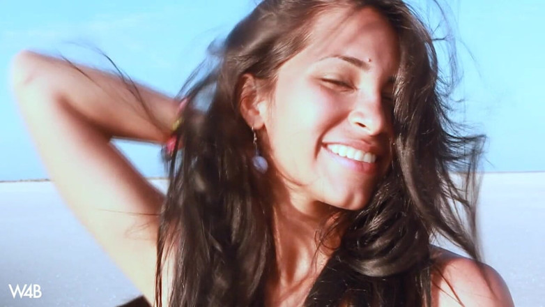 Watch4beauty: लैटिना एकल