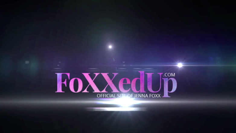 Jenna Foxx: ¡4 chicas desnudas y una fiesta de pijamada con Jenna...