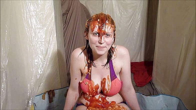 Gunked up girls: Maddie, qu'est-ce qu'il y a dans mon œuf en chocolat.