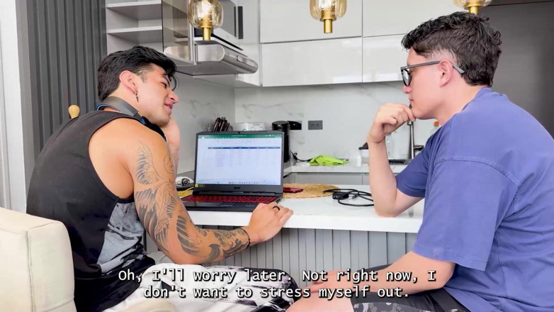 Pipe Boy: En İyi Arkadaşımın Büyük Üvey Annesiyle Video Oyunları Oynarken Sikiyorum - Naty Delgado