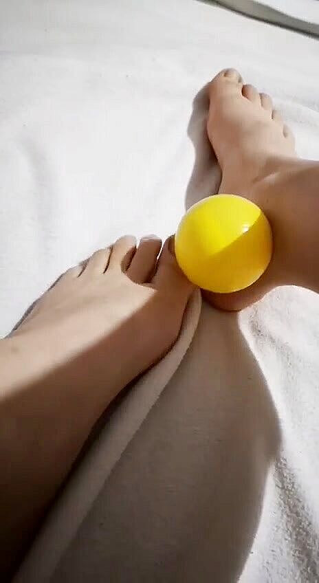 Erotic college: J'adore beaucoup de sperme sur mes jambes