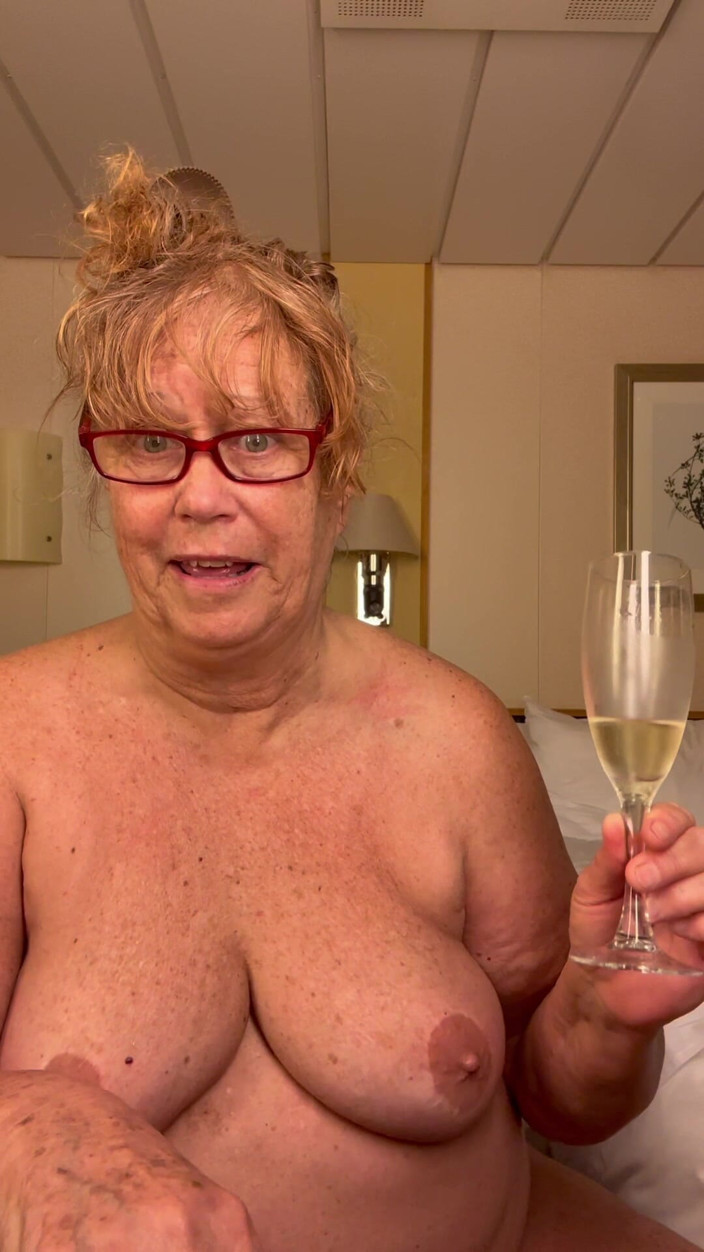 Big Ass 4 U: Babcia zawsze ma XXX smakołyki