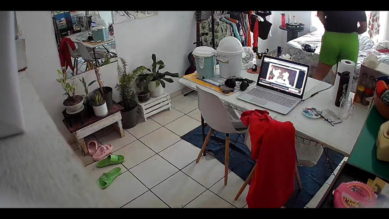 Karmicoxv: Dans la chambre de ma femme en mon absence