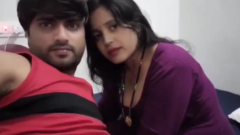 Komalaman: Bhabhi má sex s hindským zvukem