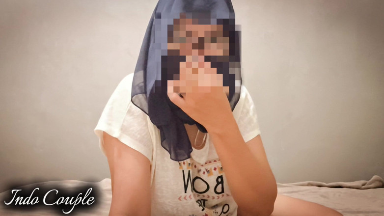 Indo Couple: Mein stiefbrust, der es leid ist, sie zu ficken zu...