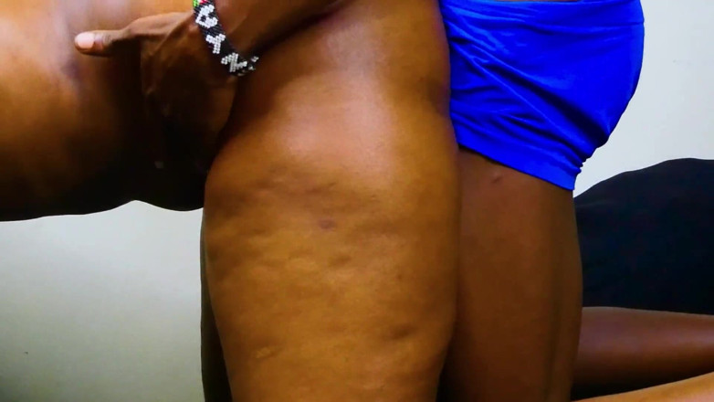 DelamorMotionX: Une sœur à gros cul se fait prendre en levrette