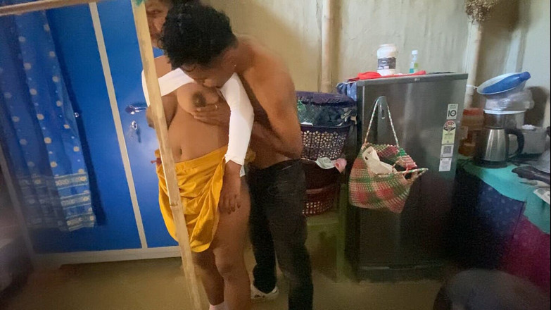 Jona: Adik tiri dientot dari belakang