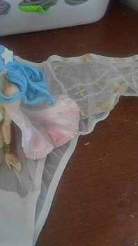 Stříkání na Nefertari Vivi Figurine!