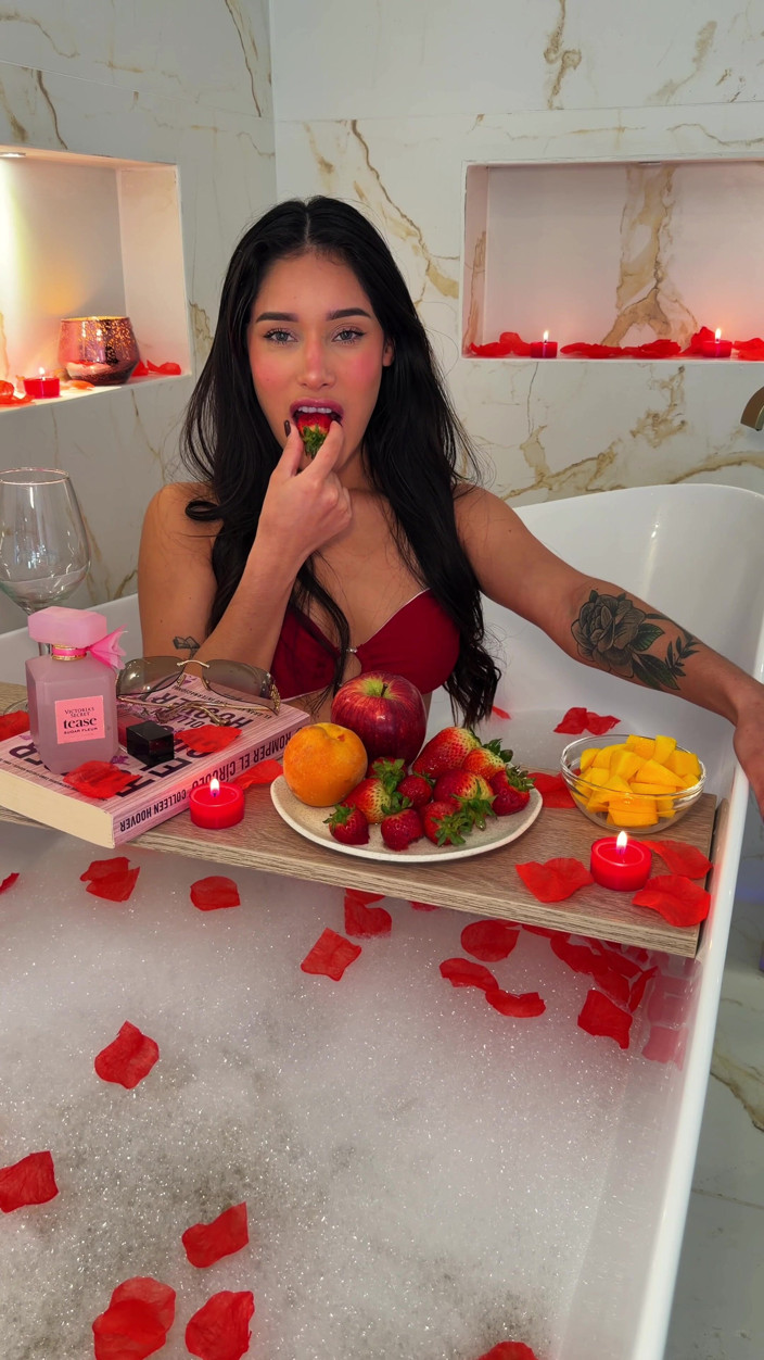 Carolina Guerrero: Viens Avec Moi Pour Faire L’amour À La Saint-valentin!