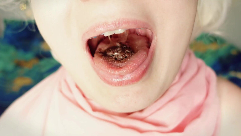 Arya Grander: Fetiche con frenos - de cerca comiendo video asmr de Mukbang...