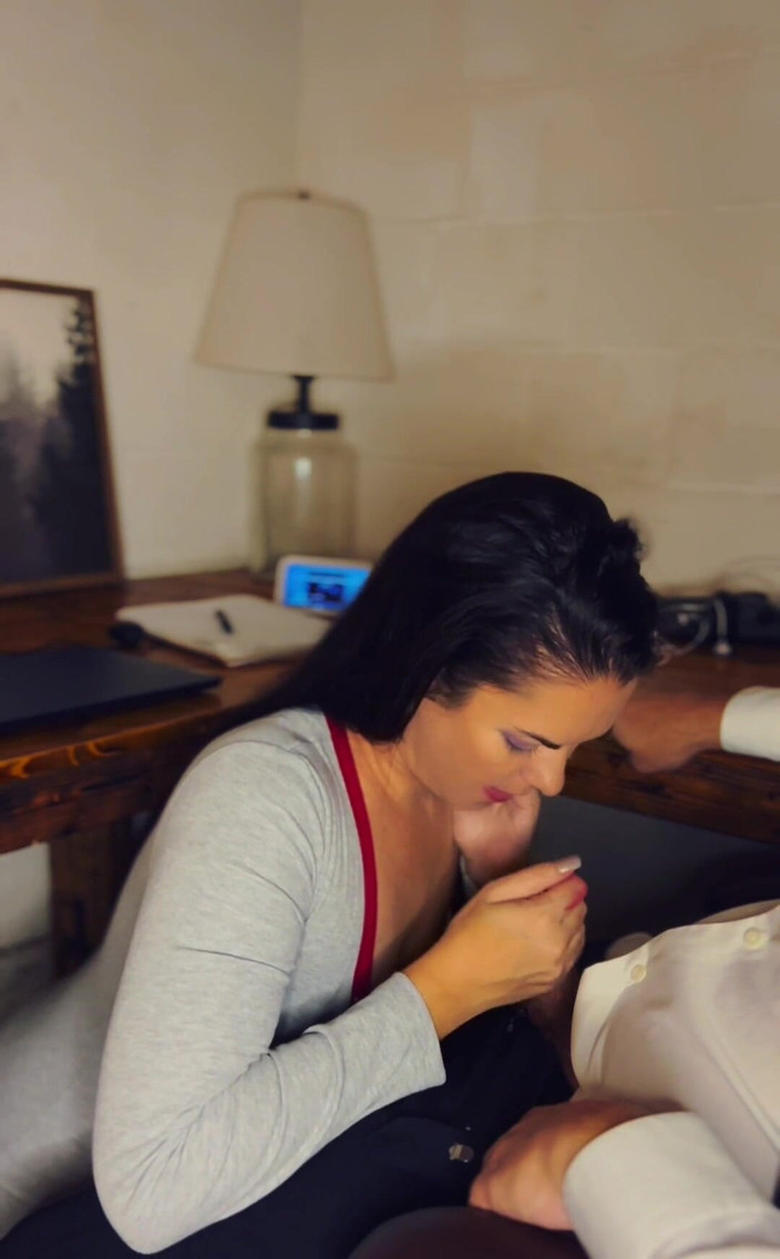 ItsMmmegan: Itsmmmegan blowjob endet mit sperma im mund
