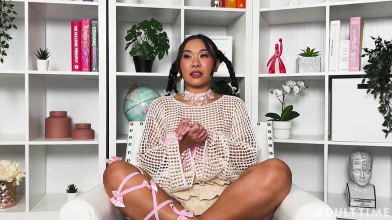 Adult Time Podcast: 아시아 포르노 스타와 함께하는 Q&amp;ampe! | 키미 킴, 룰루 추, 코니 페리뇽 | Pornstar 인터뷰 | 성인 시간