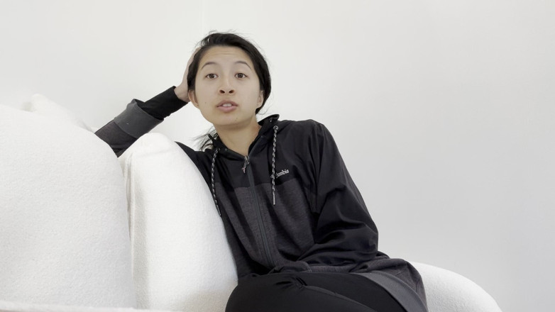 Felicity Azura: Asiatische vermieterin CFNM