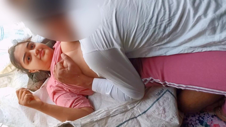 Your_aisha: Indie sexy dospívající dívka Těsná kundička venkovní tvrdý sex video,...