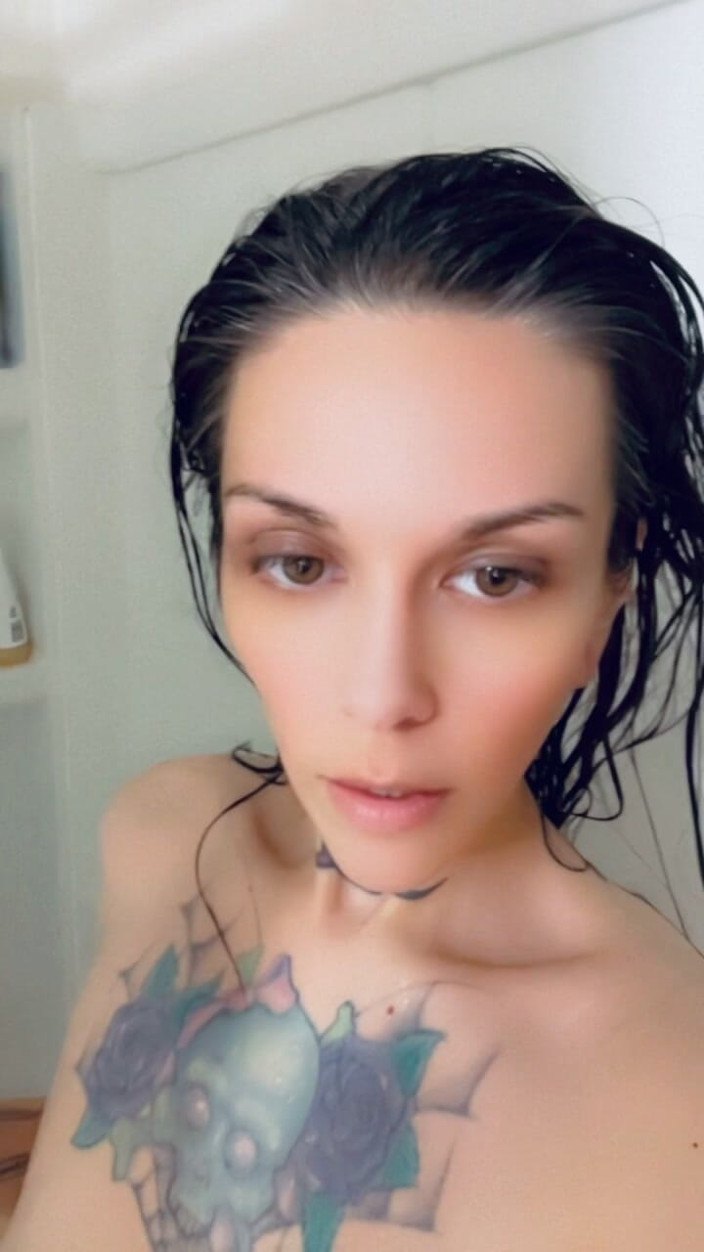 Tanyamariex: Squirt in doccia