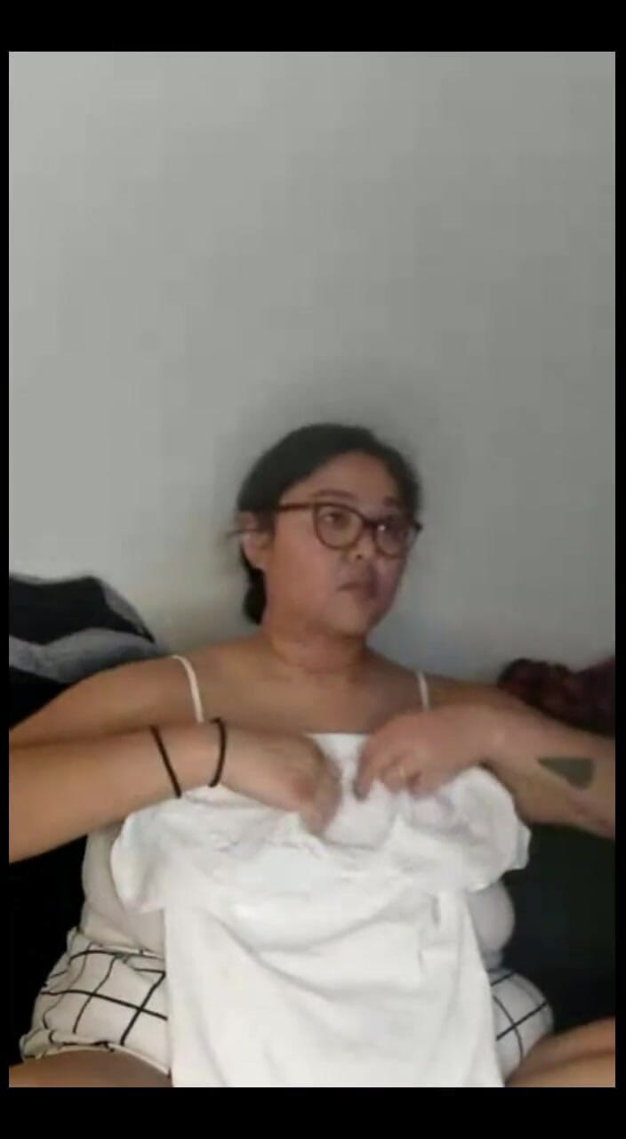 DeesDeepThroat: Una sborrata bianca