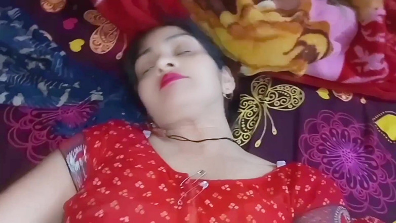 Village studio: Aku lagi asik ngentot memek saudara tiriku yang imut - close...