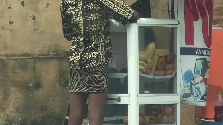Petite Erotic Africa: Futând o fată slabă în mai multe poziții