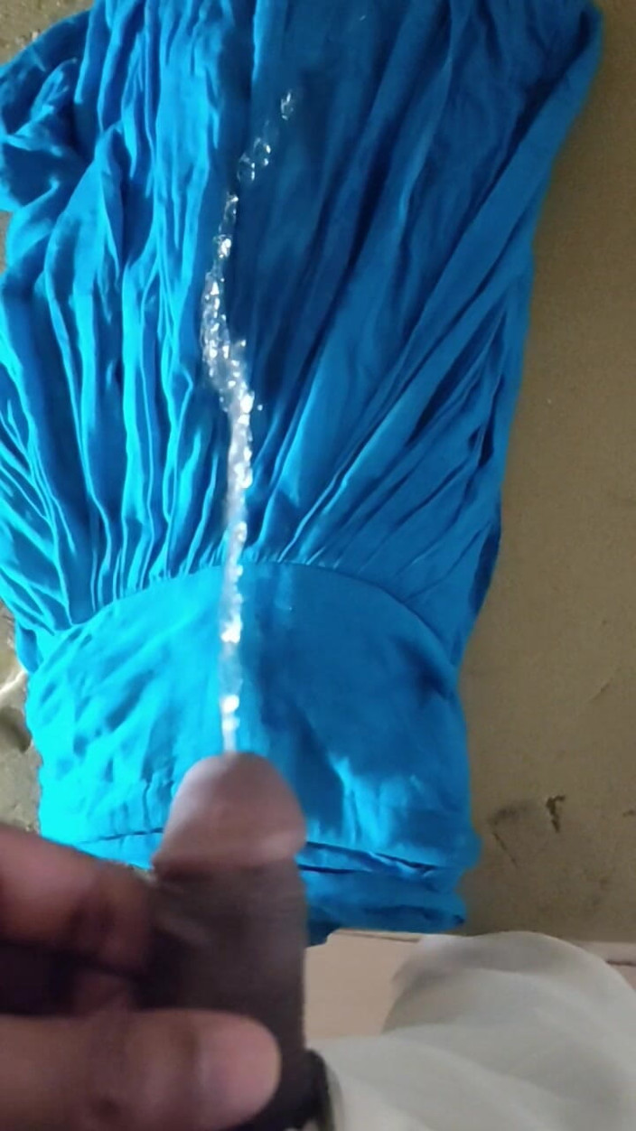 Satin And Silky: Satin silk pissing Porno - pissing su la tuta da infermiera...