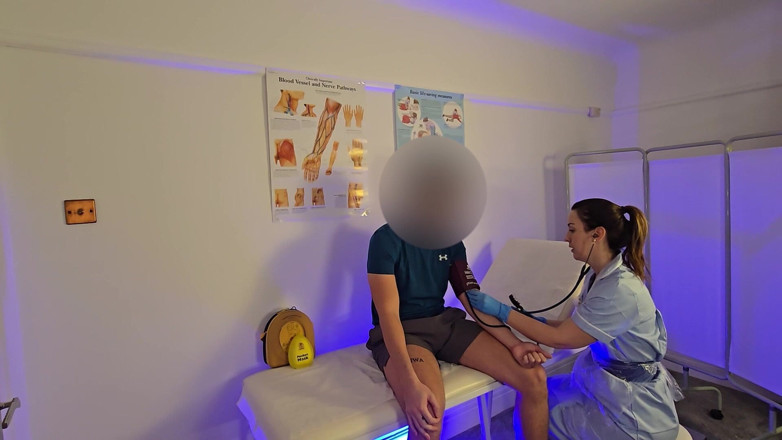 Mr LDN Lad: Skutečná UK Sestra Mi Kouří Na Klinice!